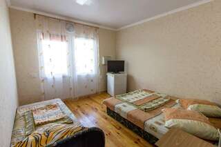 Гостевой дом Юкка Судак Трехместный номер-1